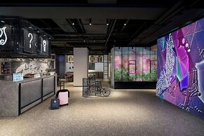 Moxy Suzhou City Centre