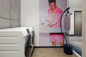 Moxy Suzhou City Centre