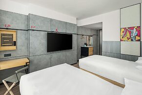 Moxy Suzhou City Centre