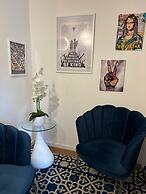 Pleasant Apartment Near Center