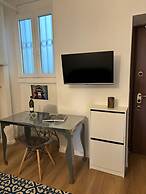 Pleasant Apartment Near Center