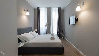 Charming Apartment in Milan's Heart