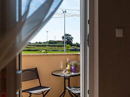 Spacious Home With Bubble Bath and Garden