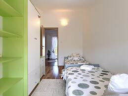 Spacious Home With Bubble Bath and Garden