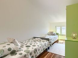 Spacious Home With Bubble Bath and Garden