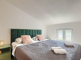 Spacious Home With Bubble Bath and Garden