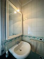 Liguria - Galleria Goito La Spezia