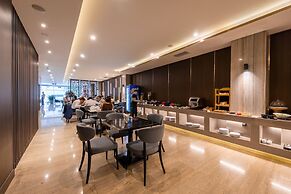 NHAT HA LAVISH HOTEL