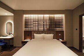 NHAT HA LAVISH HOTEL