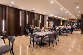 NHAT HA LAVISH HOTEL