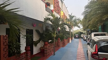 SMJ GRAND HOTEL & MAHAL