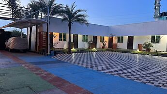 SMJ GRAND HOTEL & MAHAL