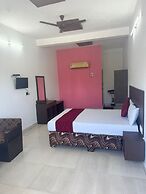 SMJ GRAND HOTEL & MAHAL