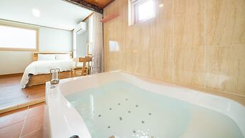 Gapyeong Arom Spa Pension