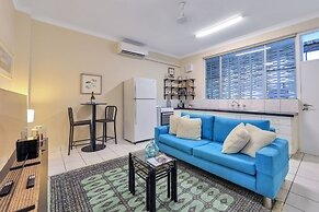 Bright Retreat in Rapid Greek