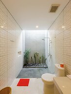 Gold Fish House Ubud