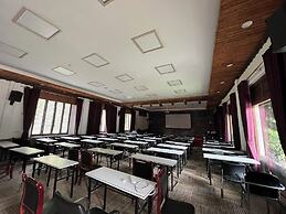 Potala Hot Spring Resort  Dali