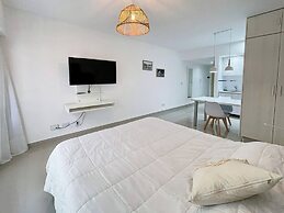 Modern & Cozy Studio in San Telmo With Pool and Balcony