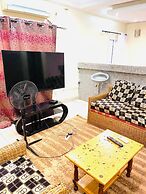 Room-luxury Furnished Room No1