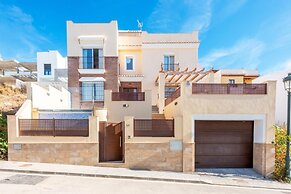 Casa Eva in Nerja With 3 Bedrooms and 3 Bathrooms