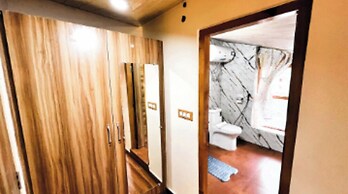 Wander Thrives Inn By Ads