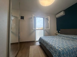 Charming Villa With Garden and Views in Albarella