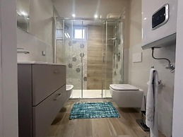 Charming Villa With Garden and Views in Albarella