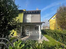 Charming Villa With Garden and Views in Albarella