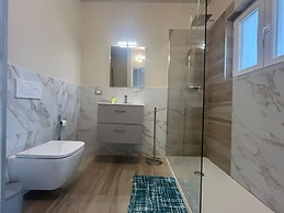 Charming Villa With Garden and Views in Albarella