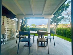 Charming Villa With Garden and Views in Albarella