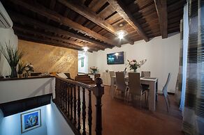 navona jacuzzi apartment