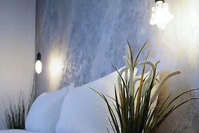 navona jacuzzi apartment