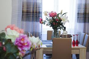 navona jacuzzi apartment