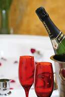 navona jacuzzi apartment