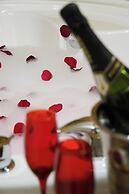 navona jacuzzi apartment