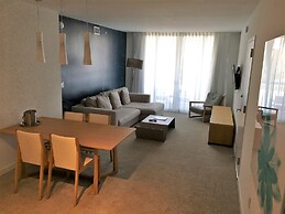 Beachwalk Condo With Beach Club 1bed 1bath