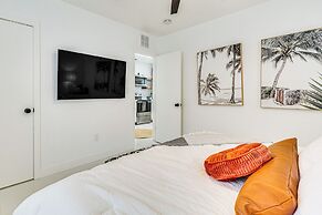 'the Peacock Bungalow' Near Fort Lauderdale Beach!