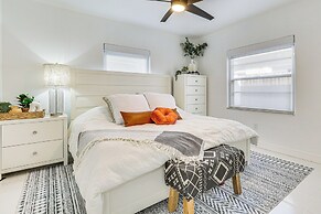 'the Peacock Bungalow' Near Fort Lauderdale Beach!