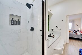 10 Mi to Disney Parks: Townhome w/ Pool Access!