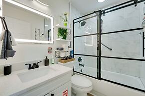 10 Mi to Disney Parks: Townhome w/ Pool Access!