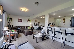 10 Mi to Disney Parks: Townhome w/ Pool Access!