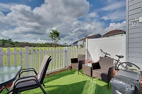 10 Mi to Disney Parks: Townhome w/ Pool Access!