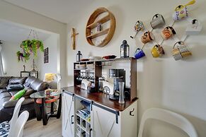 10 Mi to Disney Parks: Townhome w/ Pool Access!