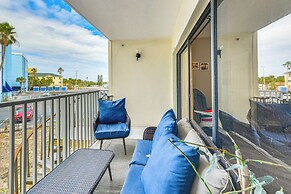 Steps to Beach: Indian Shores Condo w/ Balcony!