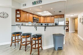 Steps to Beach: Indian Shores Condo w/ Balcony!