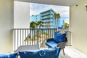 Steps to Beach: Indian Shores Condo w/ Balcony!