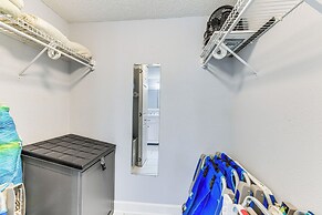 Steps to Beach: Indian Shores Condo w/ Balcony!