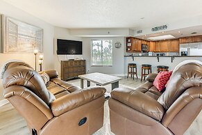 Steps to Beach: Indian Shores Condo w/ Balcony!