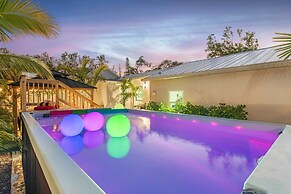 Heated Pool, Mini Golf & Cabana: Bradenton Retreat