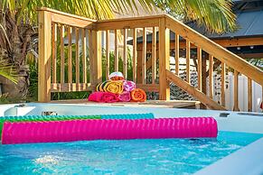 Heated Pool, Mini Golf & Cabana: Bradenton Retreat